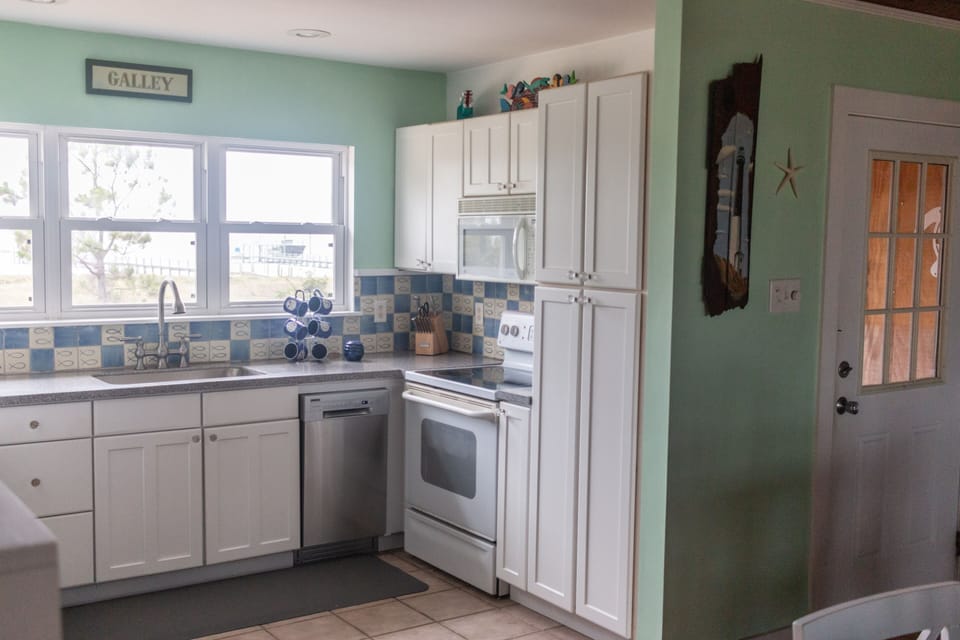 Fully stocked kitchen