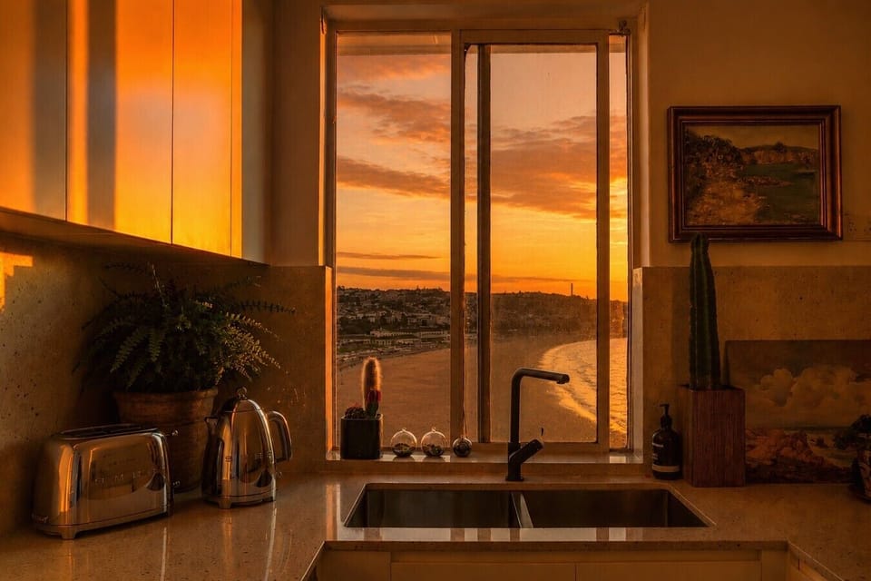 D insane kitchen window shot