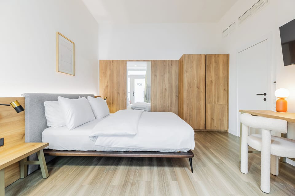Superior Double Room Ensuite with Terrace | Minibar, desk, laptop workspace, free WiFi