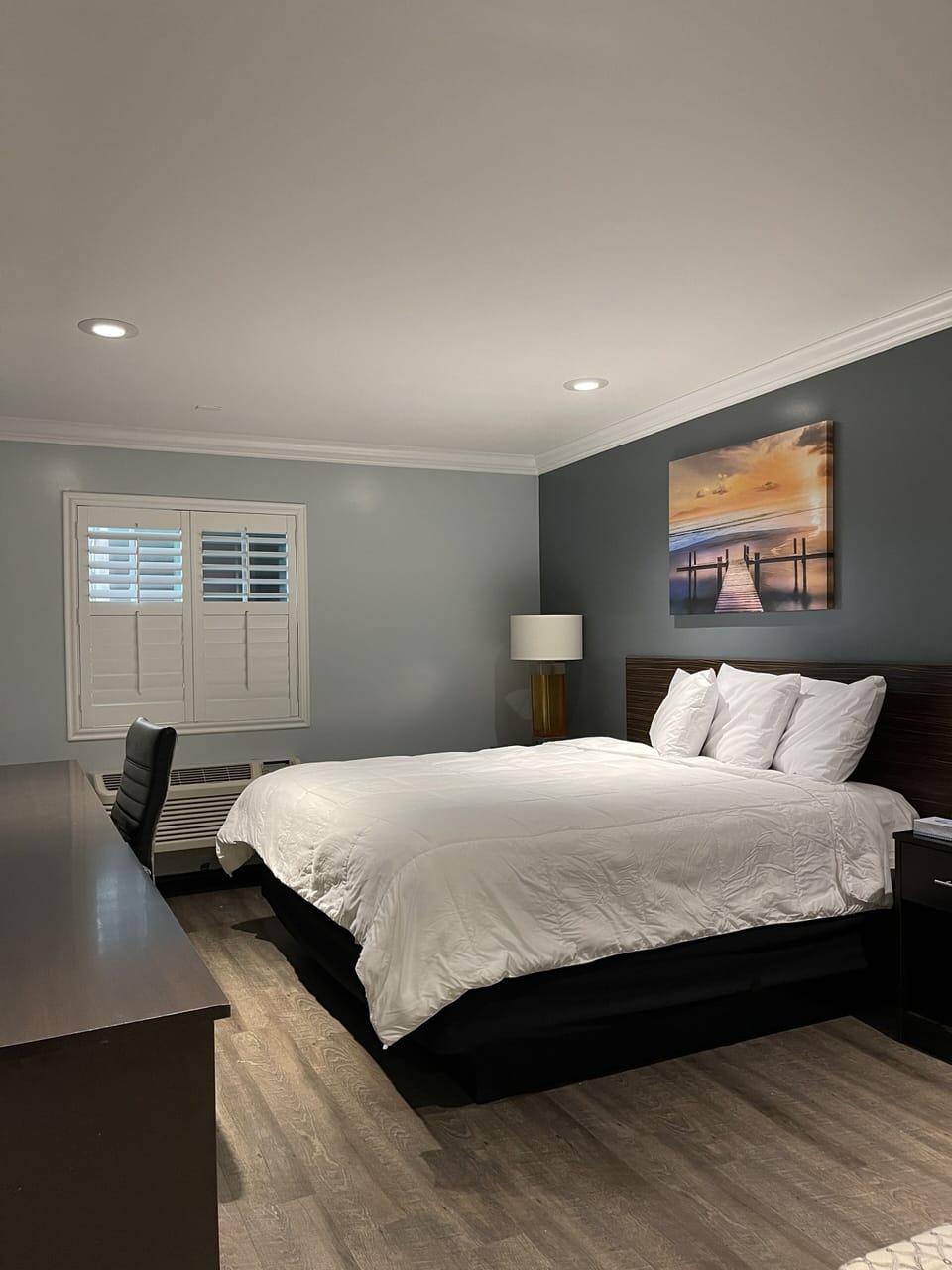 One King Bed, Non-Smoking | Premium bedding, desk, iron/ironing board, bed sheets