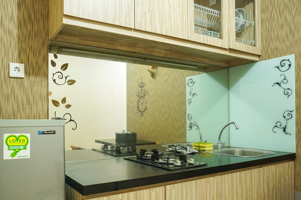 Room | Private kitchen | Fridge, stovetop, cookware/dishes/utensils