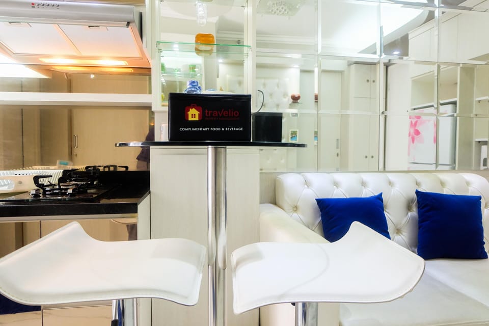 Room | In-room dining