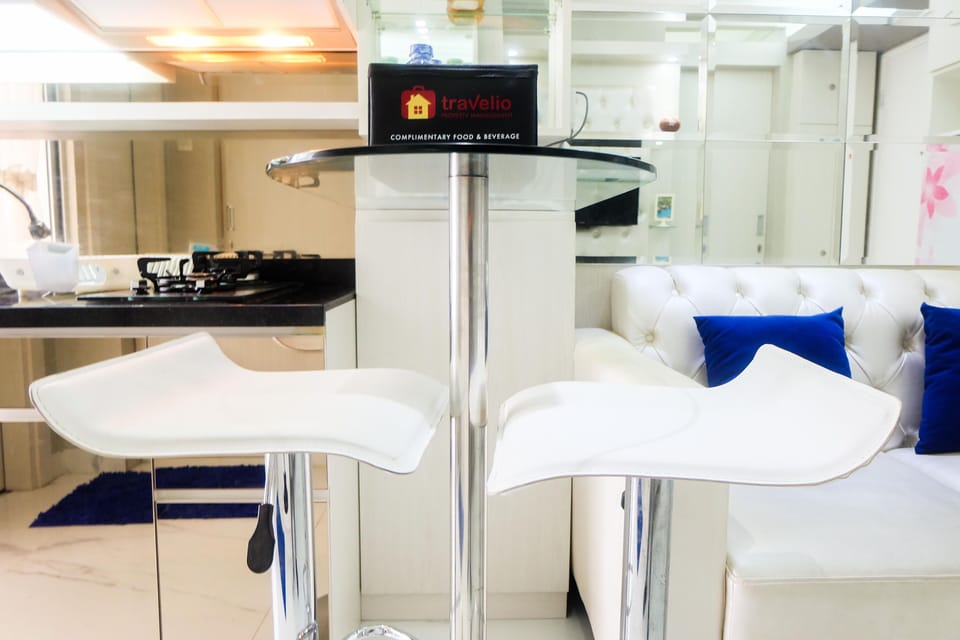 Room | In-room dining