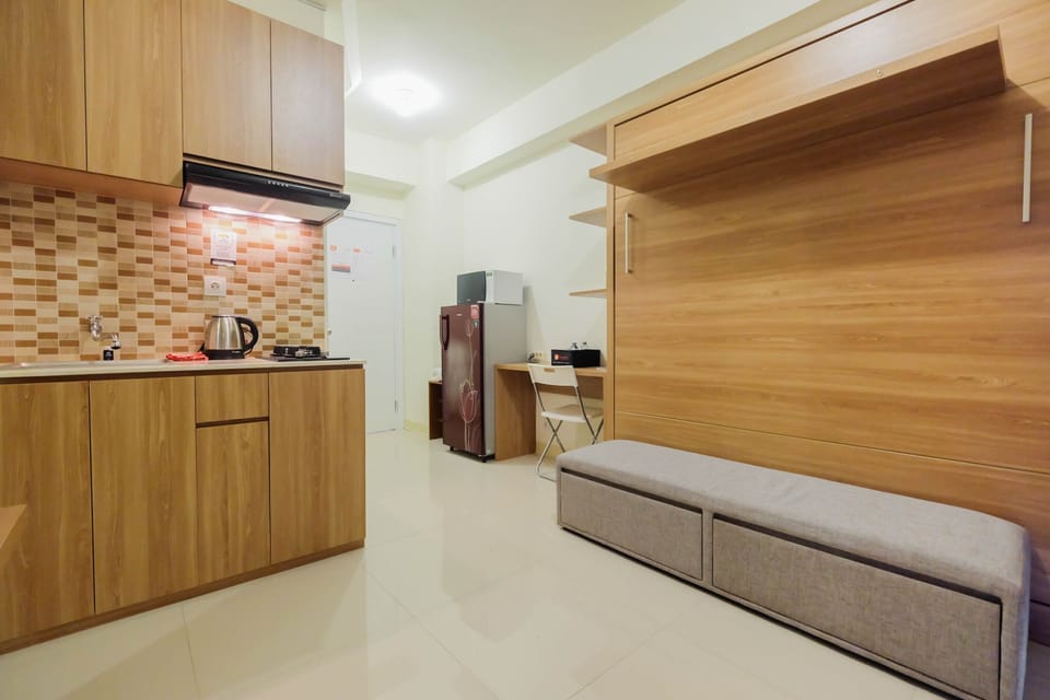 Room | Private kitchen | Fridge, stovetop, cookware/dishes/utensils