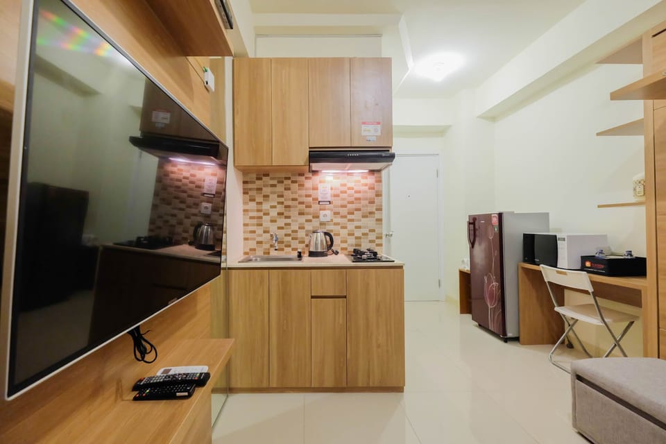 Room | Private kitchen | Fridge, stovetop, cookware/dishes/utensils