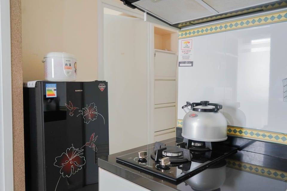 Room | Private kitchen | Fridge, stovetop, cookware/dishes/utensils