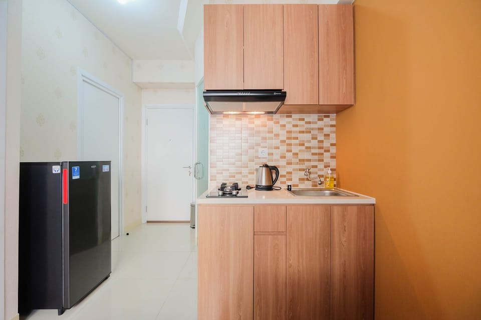 Room | Private kitchen | Fridge, stovetop, cookware/dishes/utensils