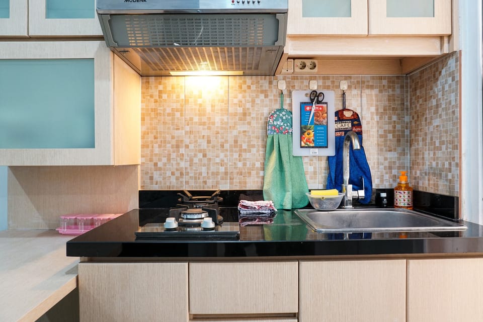Room | Private kitchen | Fridge, stovetop, cookware/dishes/utensils