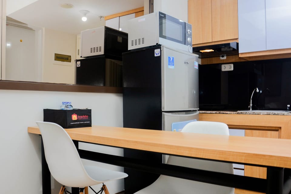 Room | Private kitchen | Fridge, stovetop, cookware/dishes/utensils