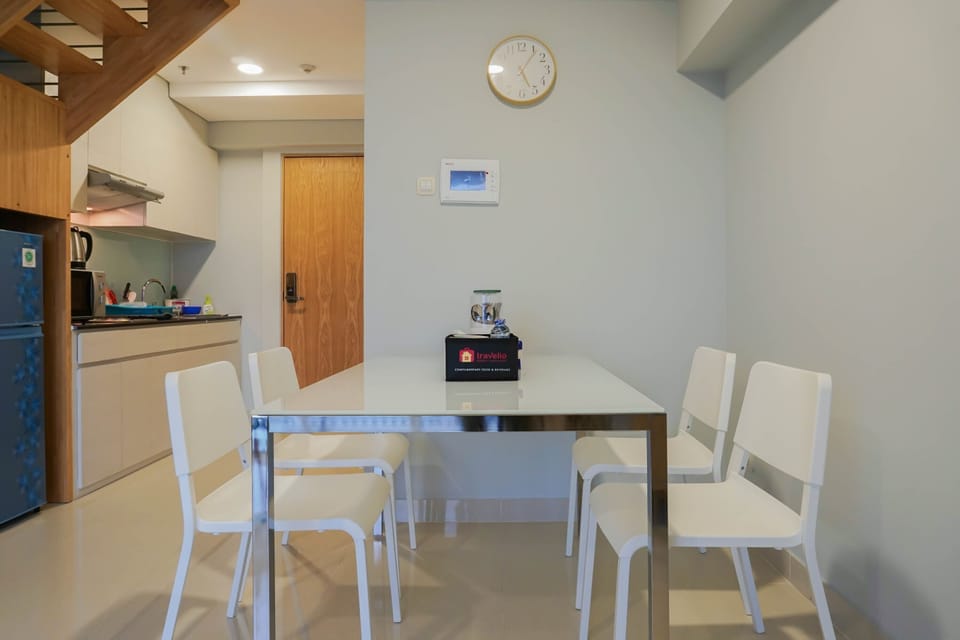 Room | In-room dining