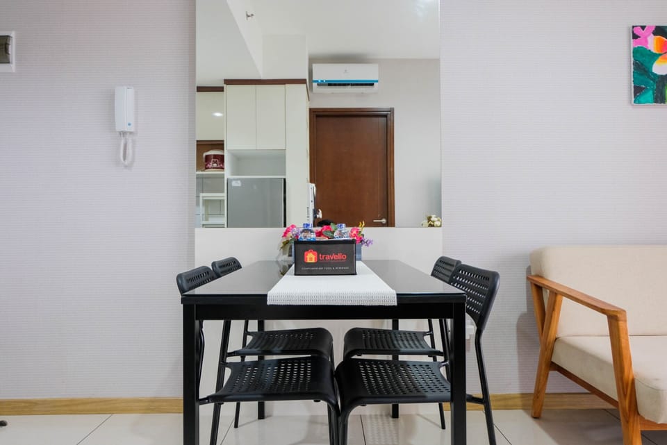 Room | In-room dining