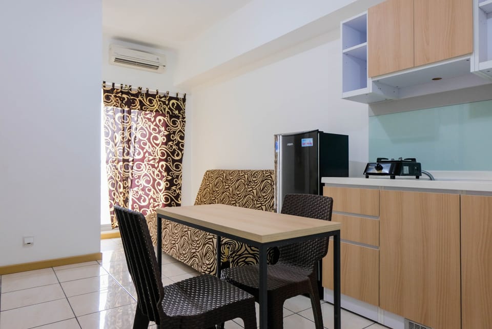 Room | Living area | TV