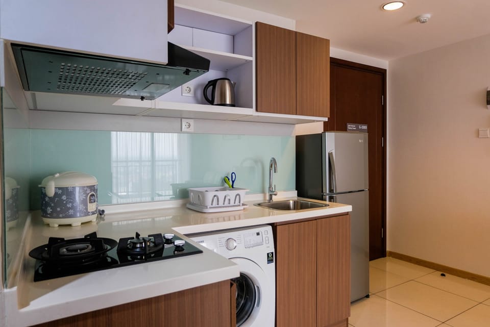 Room | Private kitchen | Fridge, stovetop, electric kettle, cookware/dishes/utensils