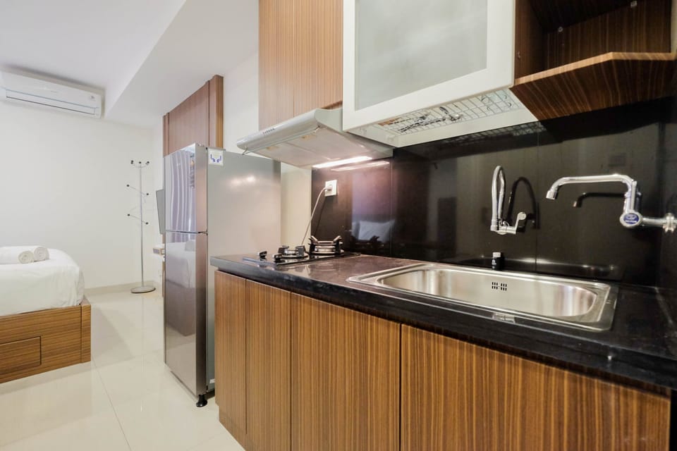 Room | Private kitchen | Fridge, stovetop, cookware/dishes/utensils