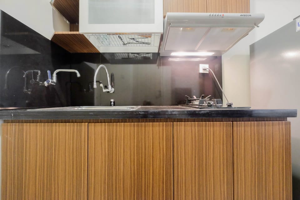 Room | Private kitchen | Fridge, stovetop, cookware/dishes/utensils