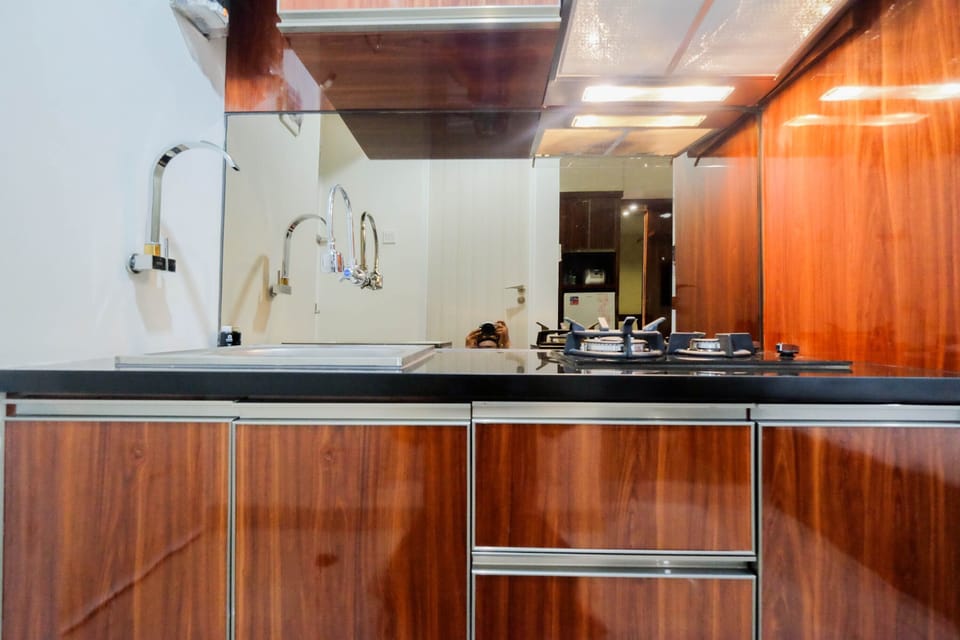 Room | Private kitchen | Fridge, stovetop, cookware/dishes/utensils