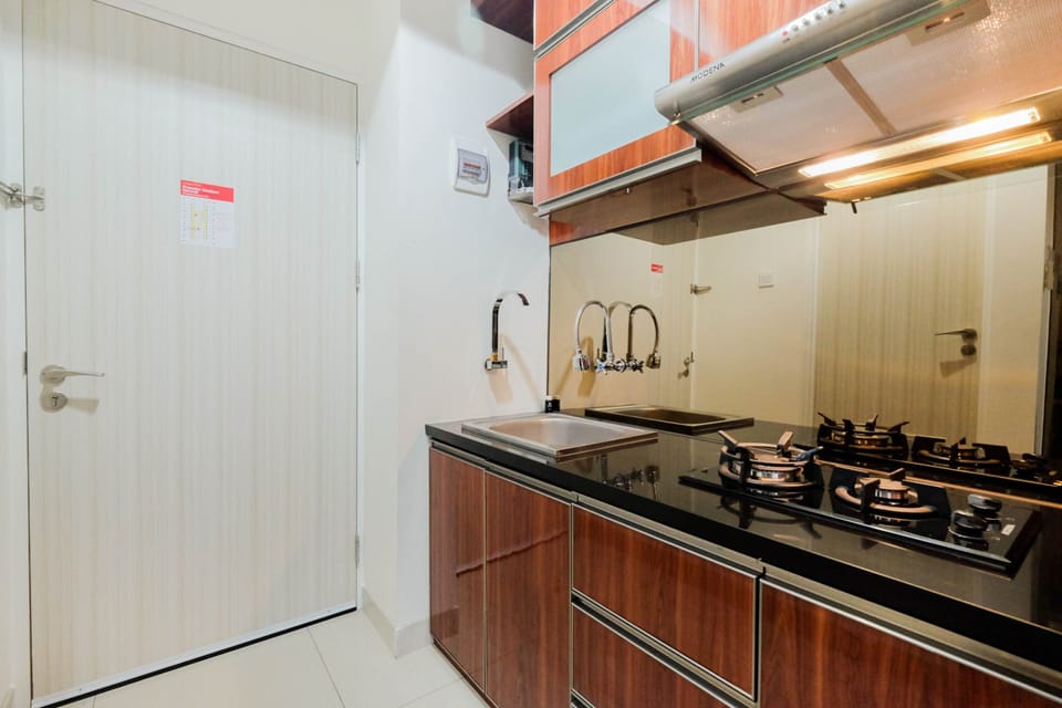 Room | Private kitchen | Fridge, stovetop, cookware/dishes/utensils