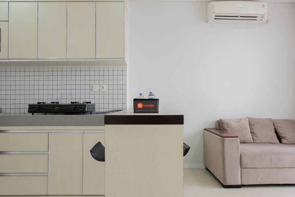 Room | Private kitchen | Fridge, stovetop, cookware/dishes/utensils