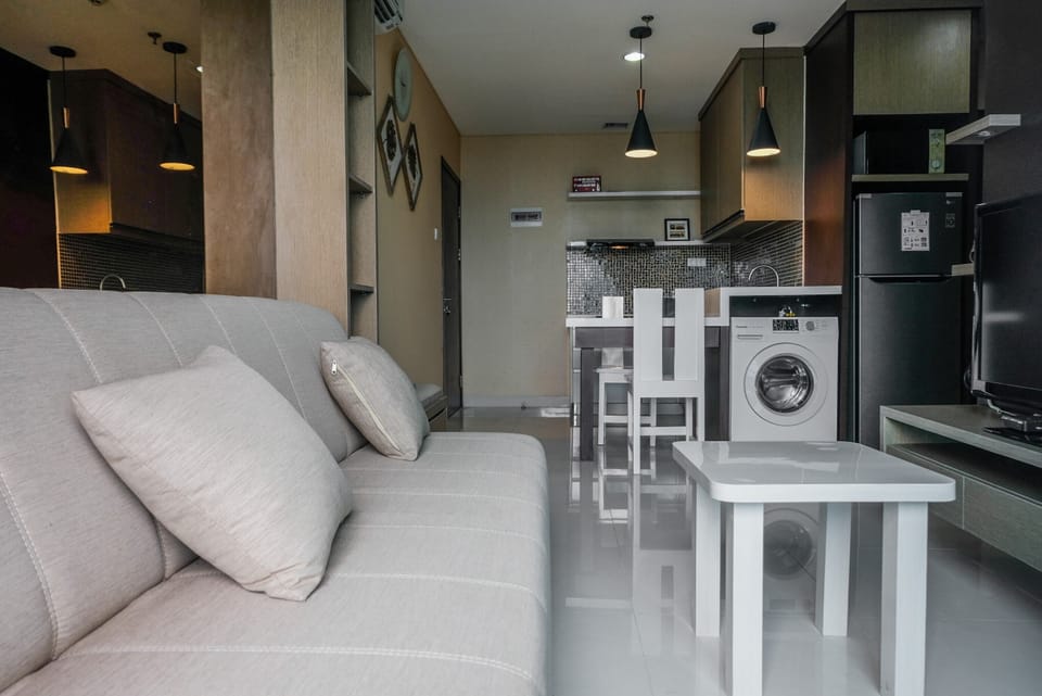 Room | Private kitchen | Fridge, stovetop, cookware/dishes/utensils