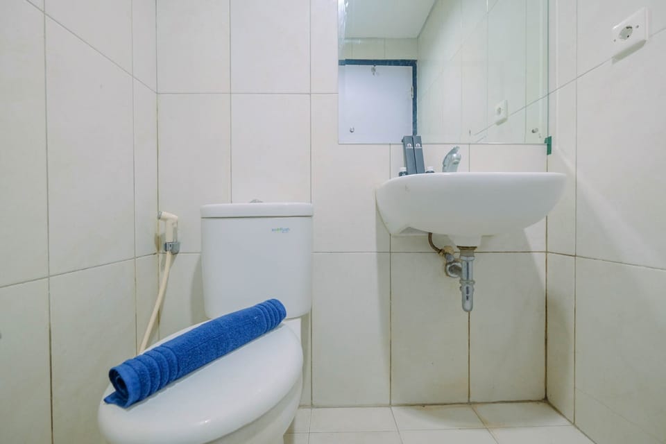 Vintage Studio Apartment at Nifarro Park Apartment in South Jakarta City