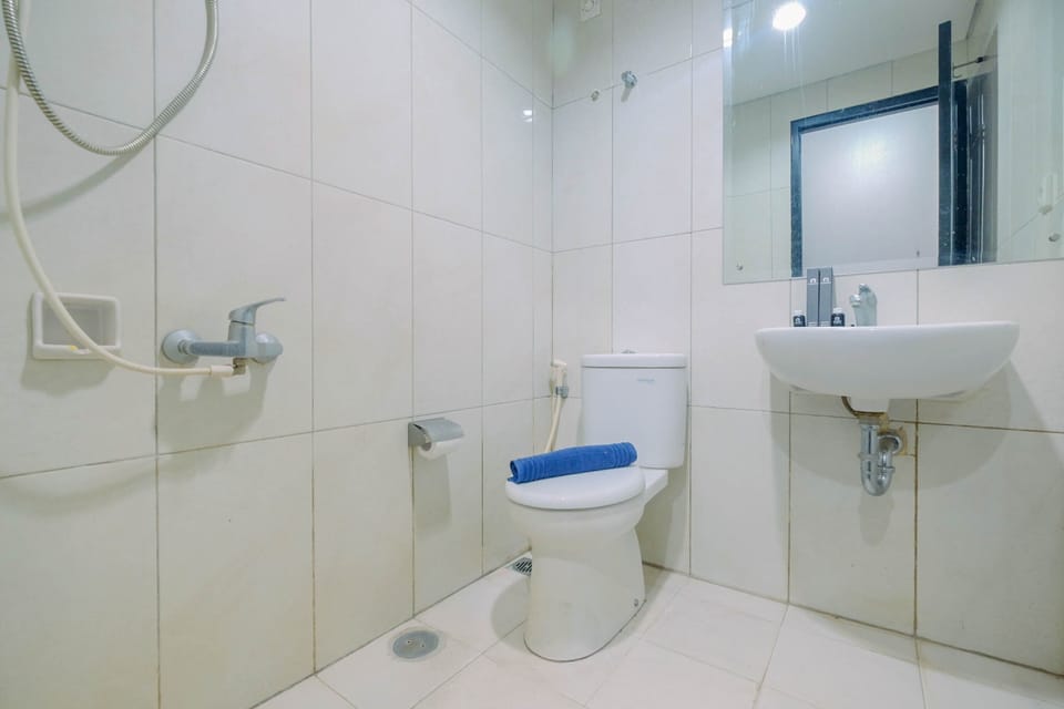 Vintage Studio Apartment at Nifarro Park Apartment in South Jakarta City