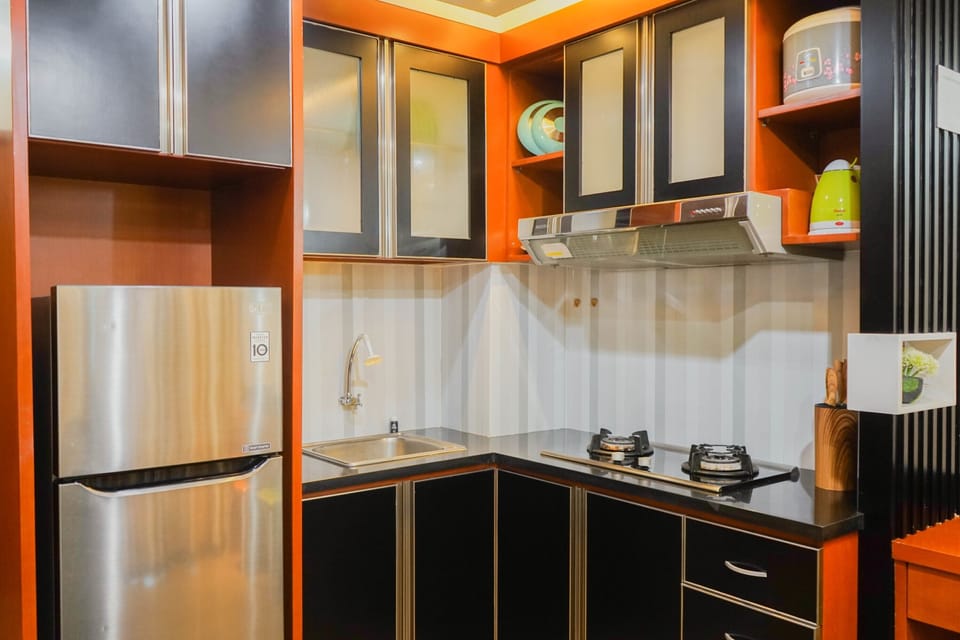 Room | Private kitchen | Fridge, stovetop, electric kettle, cookware/dishes/utensils