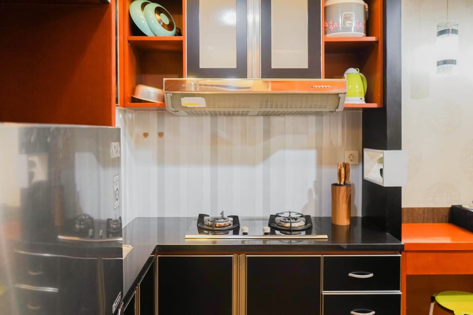 Room | Private kitchen | Fridge, stovetop, electric kettle, cookware/dishes/utensils