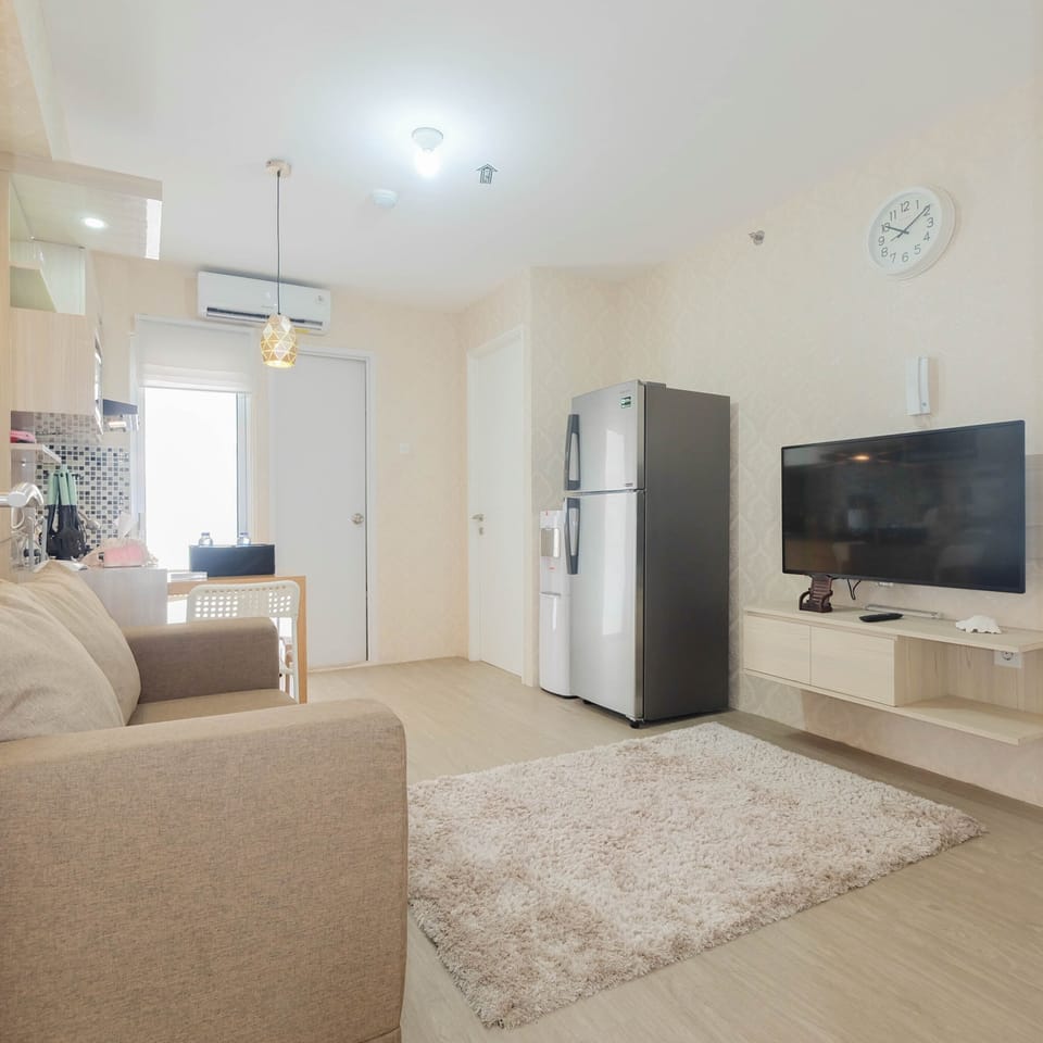 Room | Living area | TV