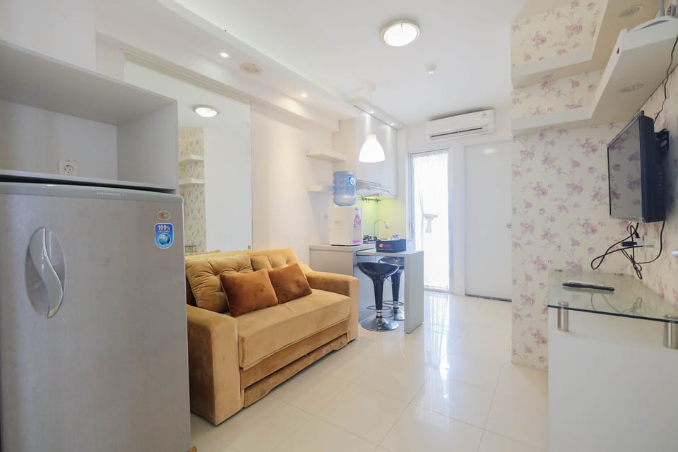Room | Private kitchen | Fridge, stovetop, cookware/dishes/utensils