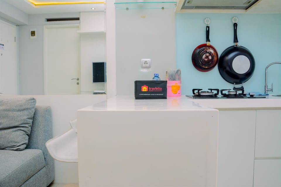 Room | Private kitchen | Fridge, stovetop, cookware/dishes/utensils