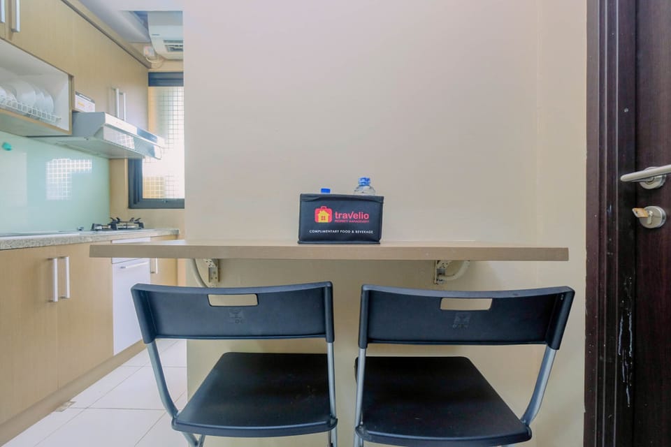 Room | Private kitchen | Fridge, stovetop, cookware/dishes/utensils