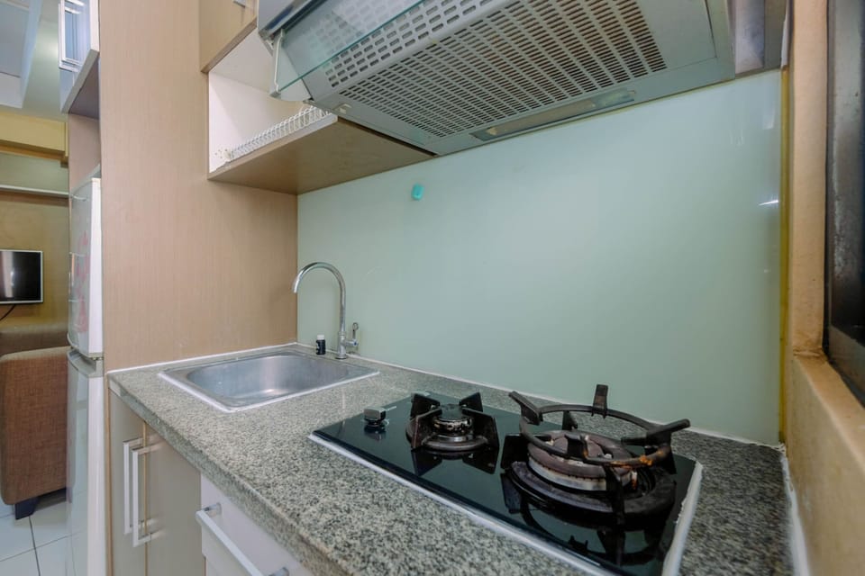 Room | Private kitchen | Fridge, stovetop, cookware/dishes/utensils