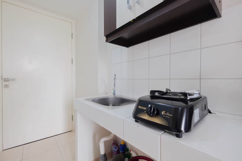 Room | Private kitchen | Fridge, stovetop, cookware/dishes/utensils