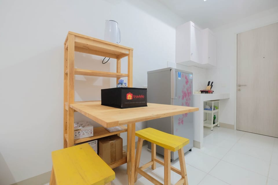 Room | Living area | TV