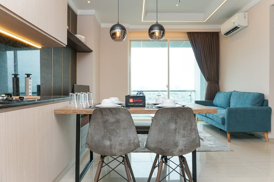 Room | In-room dining