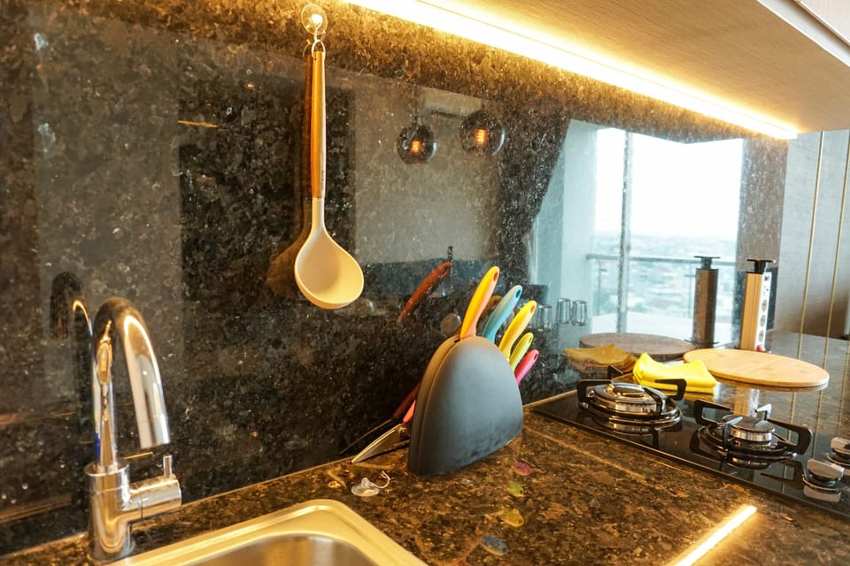 Room | Private kitchen | Fridge, microwave, stovetop, electric kettle
