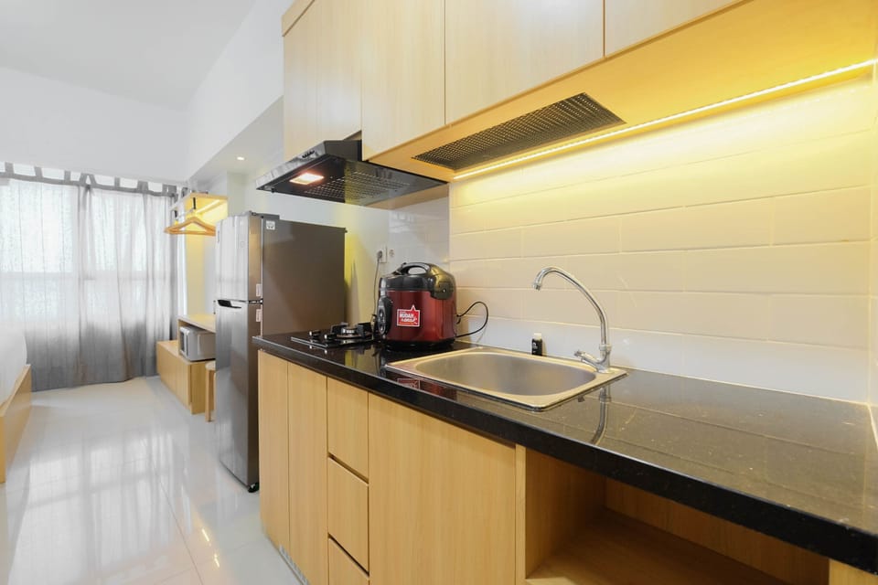 Room | Private kitchen | Fridge, stovetop, cookware/dishes/utensils