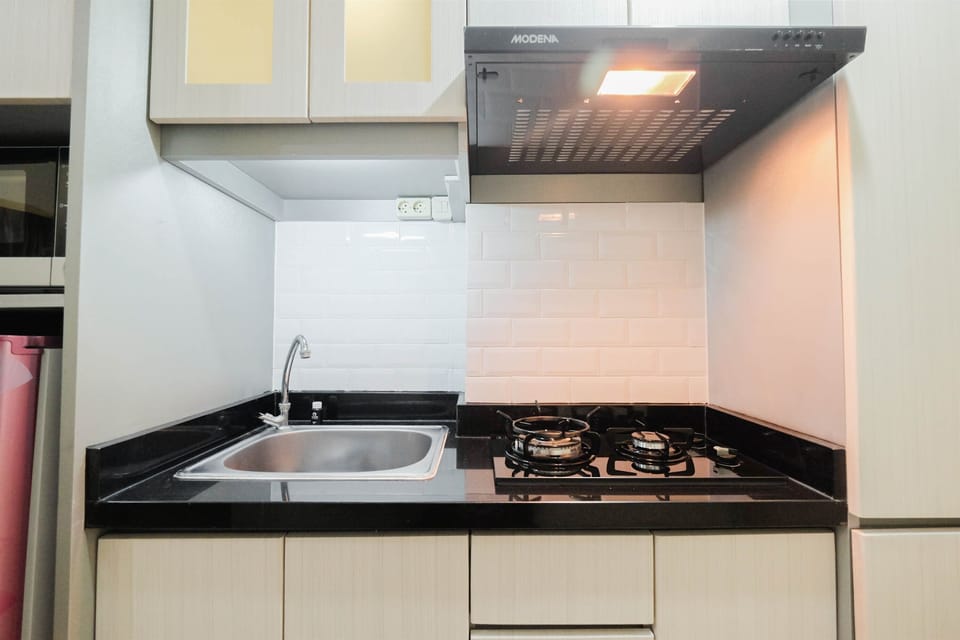 Room | Private kitchen | Fridge, stovetop, cookware/dishes/utensils