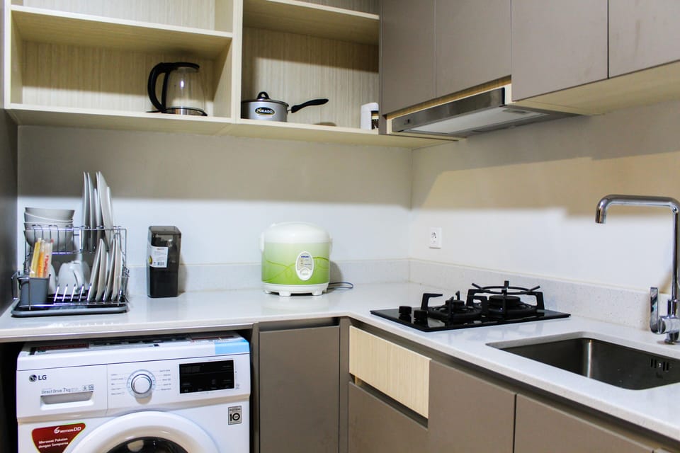 Room | Private kitchen | Fridge, microwave, stovetop, electric kettle
