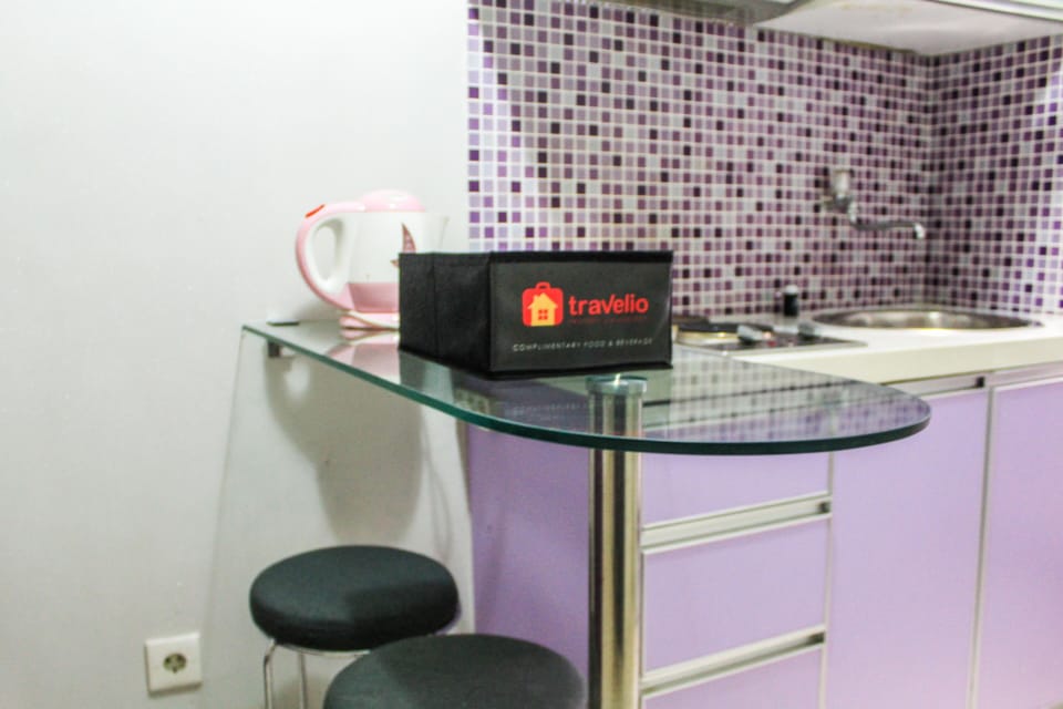 Room | Private kitchen | Fridge, stovetop, cookware/dishes/utensils