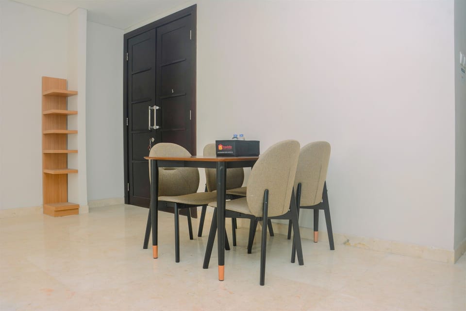 Room | In-room dining