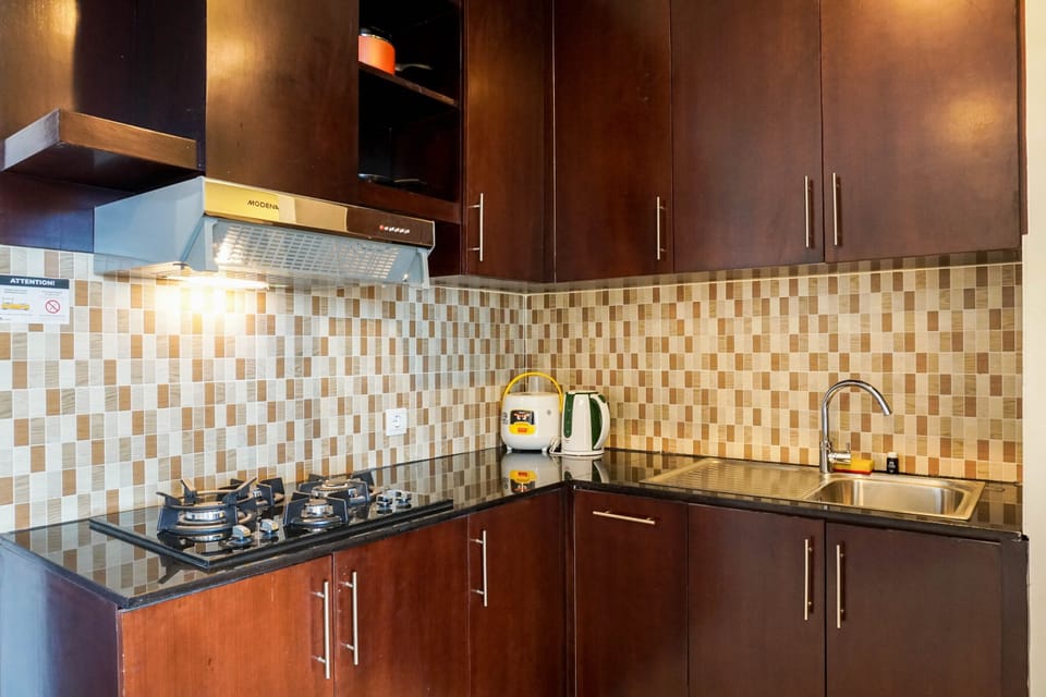 Room | Private kitchen | Fridge, stovetop, cookware/dishes/utensils
