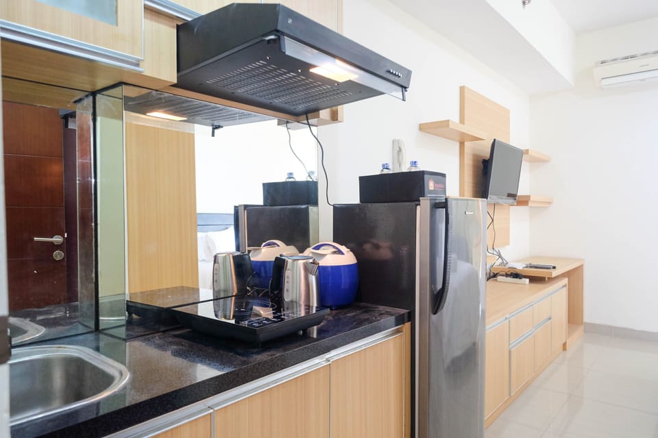 Room | Private kitchenette | Fridge, stovetop, dishwasher, electric kettle