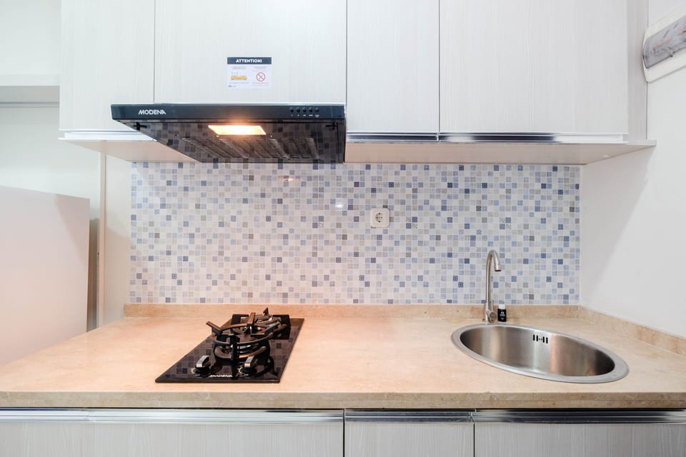 Room | Private kitchen | Fridge, stovetop, cookware/dishes/utensils