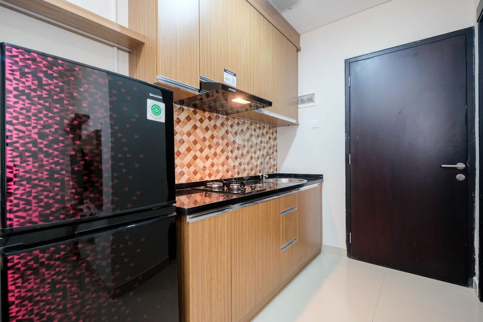 Room | Private kitchen | Fridge, stovetop, cookware/dishes/utensils