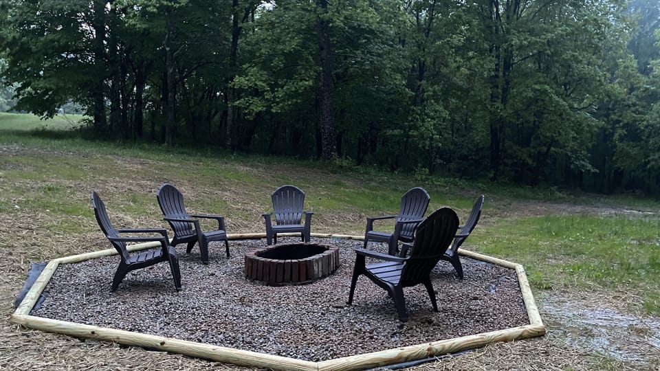 Fire-pit with 6 chairs.
