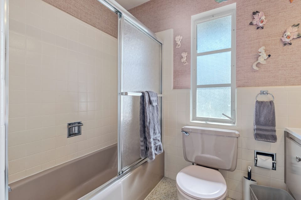 2nd shared bathroom