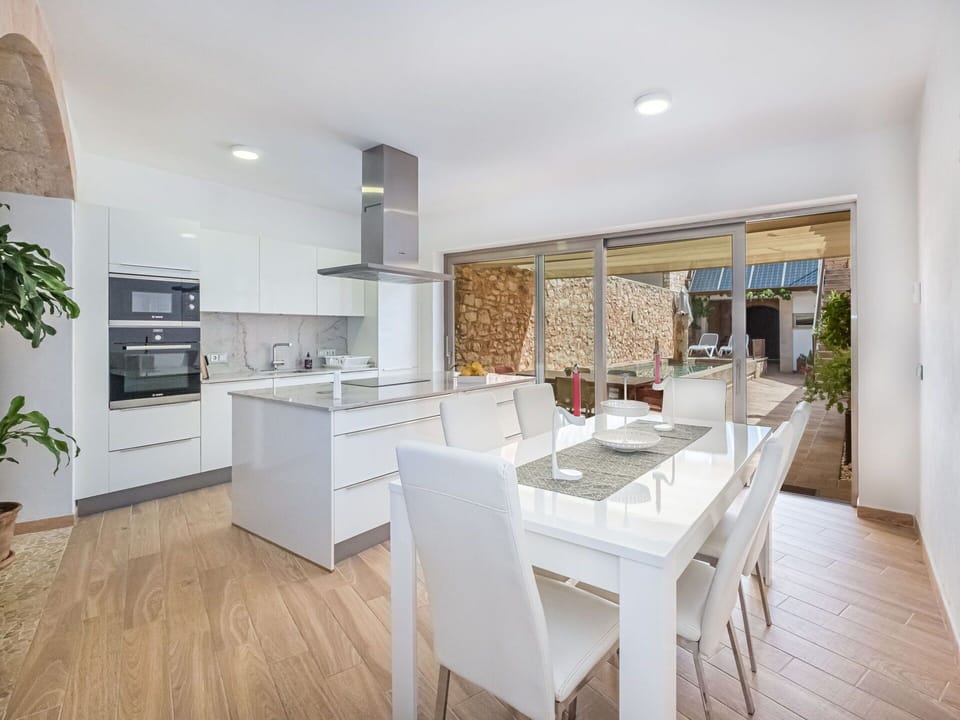Table, Furniture, Plant, Chair, Houseplant, Wood, Kitchen, Kitchen & Dining Room Table, Floor, Flooring