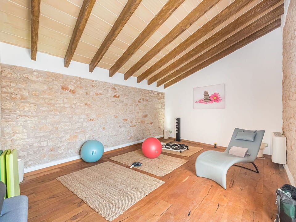 Furniture, Property, Building, Comfort, Wood, Interior Design, Floor, Flooring, House, Living Room