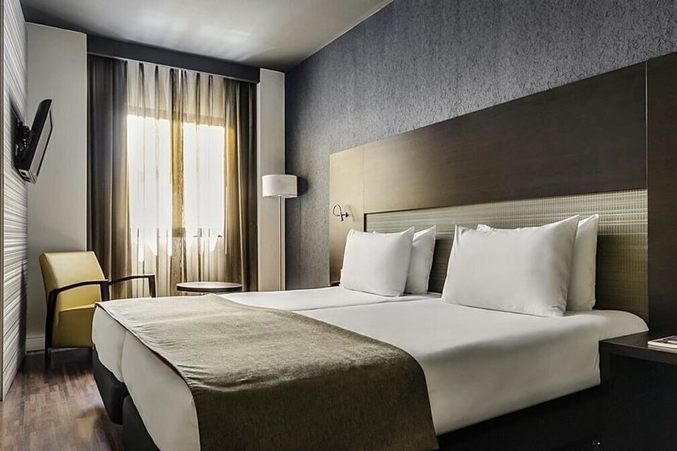 Minibar, in-room safe, desk, soundproofing